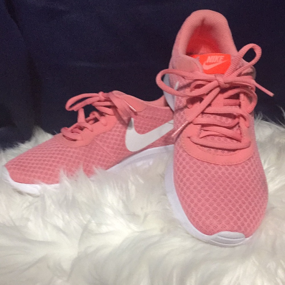 ‼️‼️Pink NIKE sneakers‼️‼️